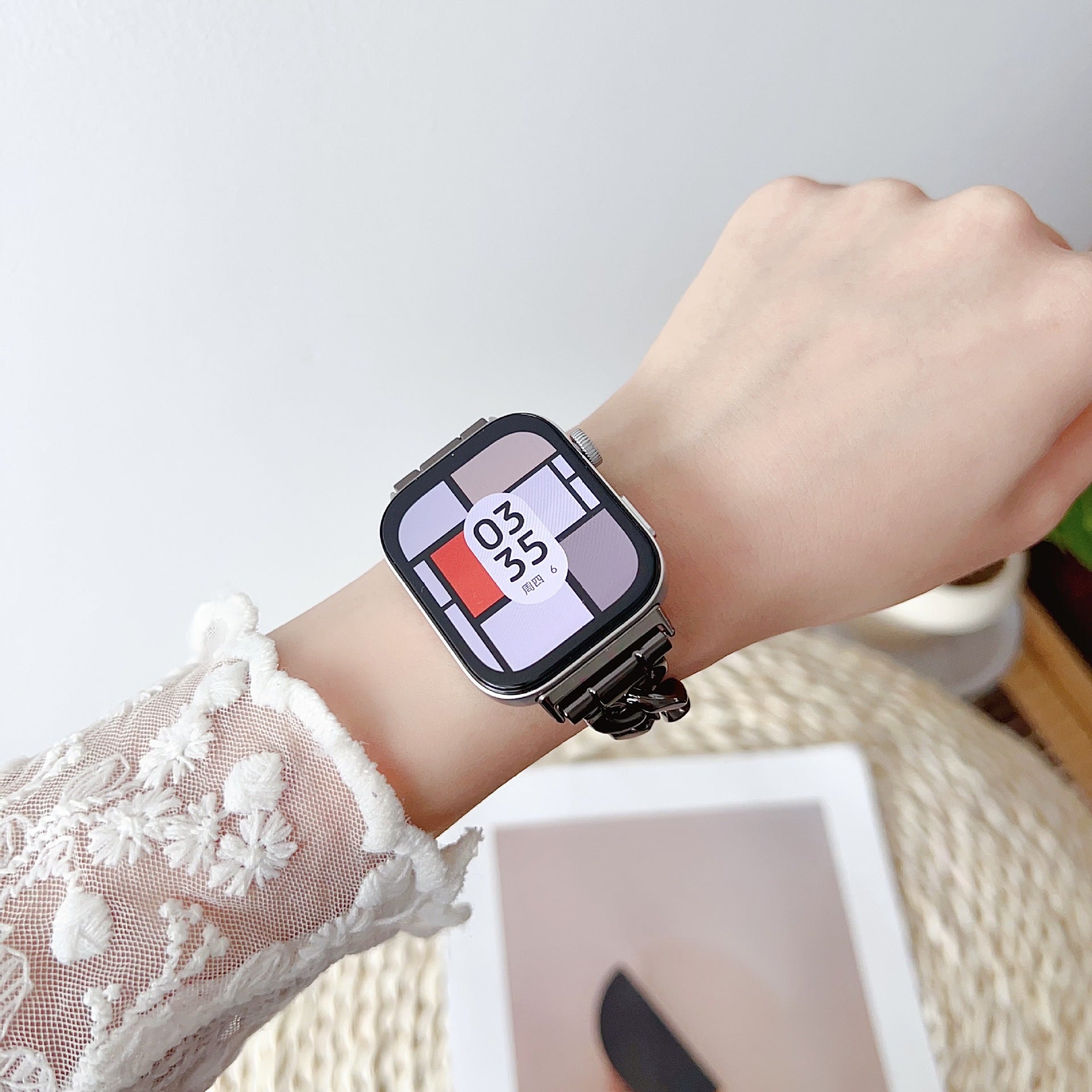 Elegant Apple Watch Luxury Bracelet