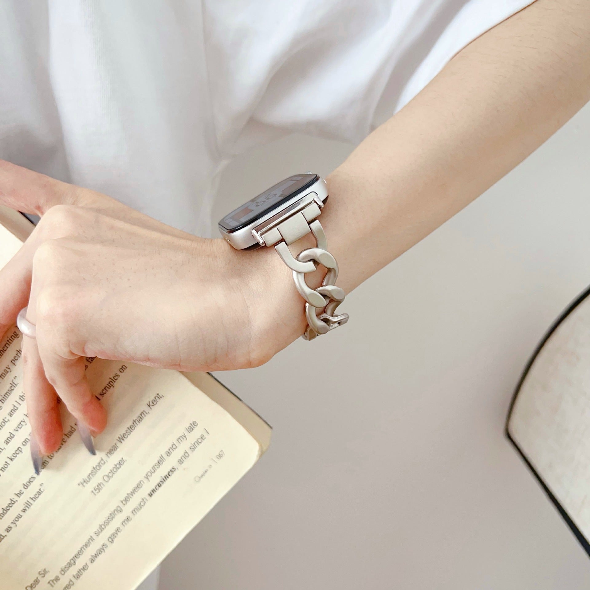 Elegant Apple Watch Luxury Bracelet