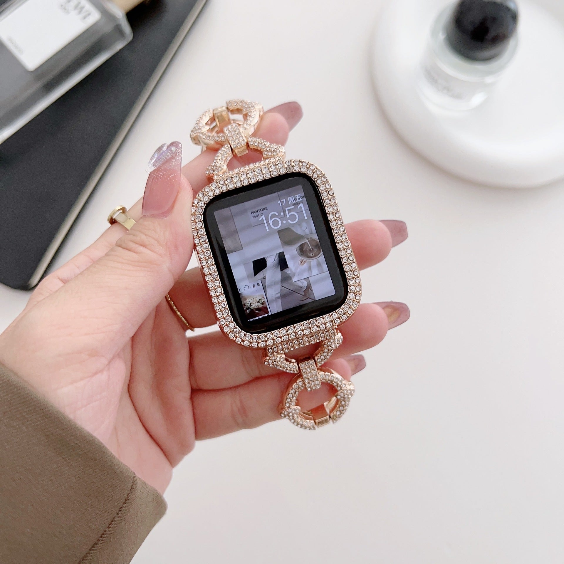 Shimmering Link Bracelet for Apple Watch