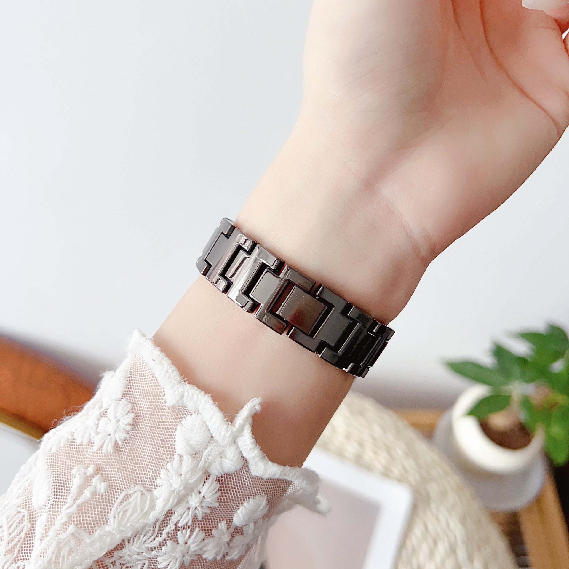 Elegant Apple Watch Luxury Bracelet